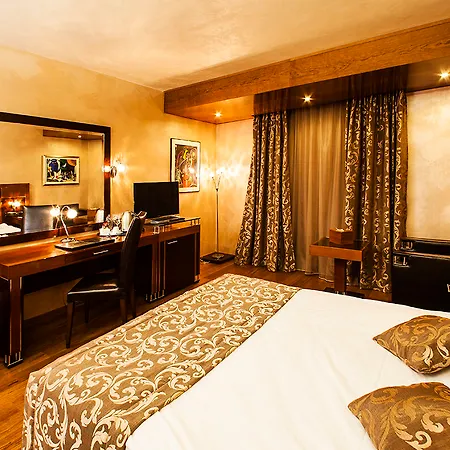 Hotel Anel 5*